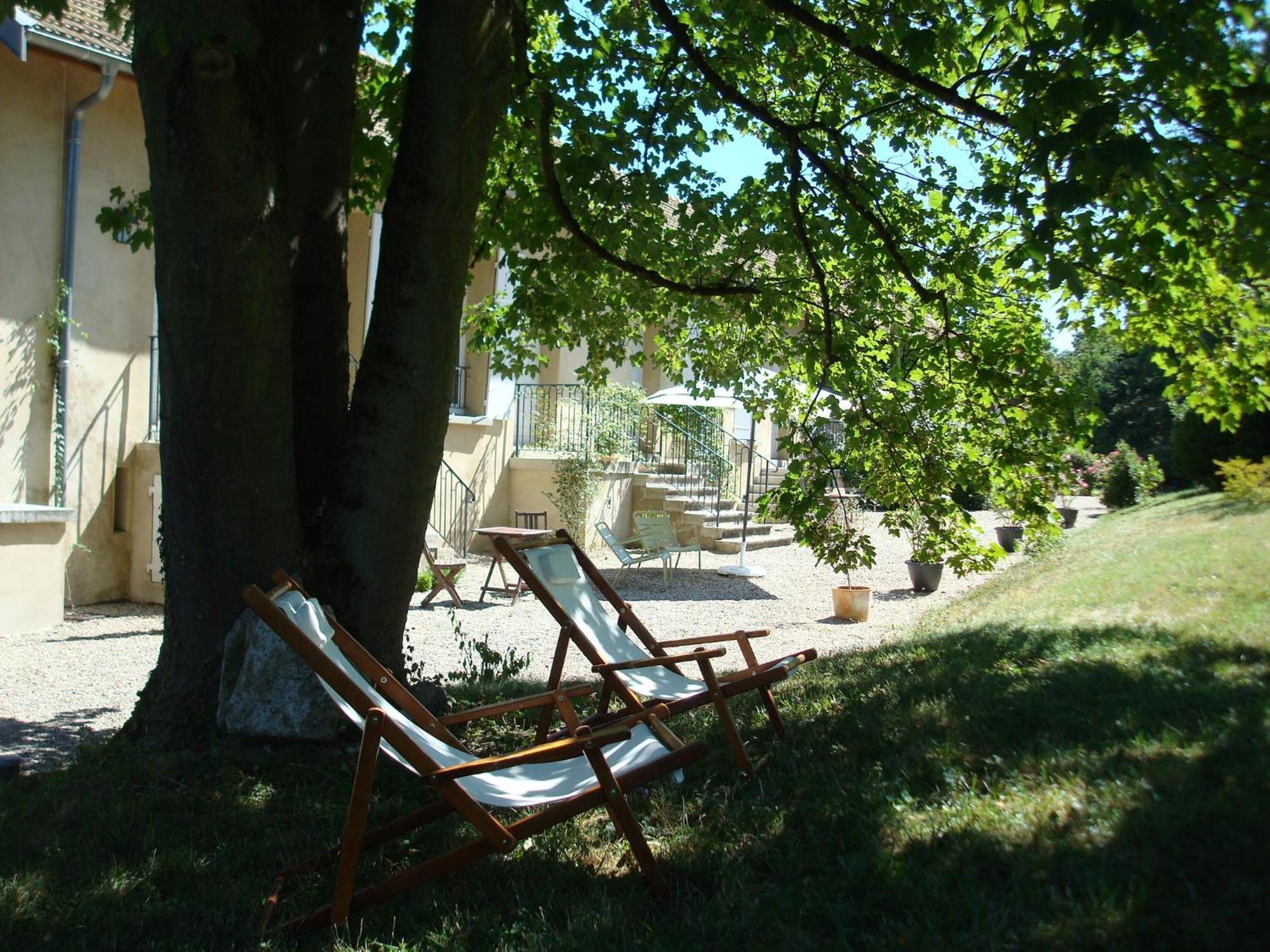 Les Communs Du Manoir Écully Exterior foto