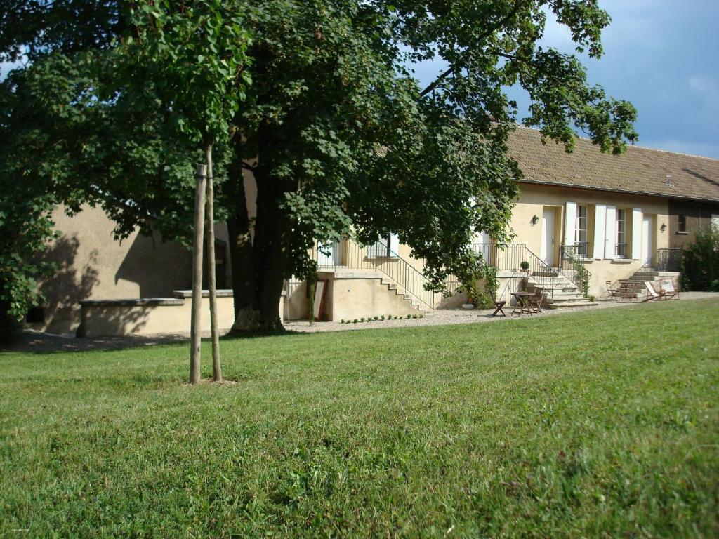 Les Communs Du Manoir Écully Exterior foto