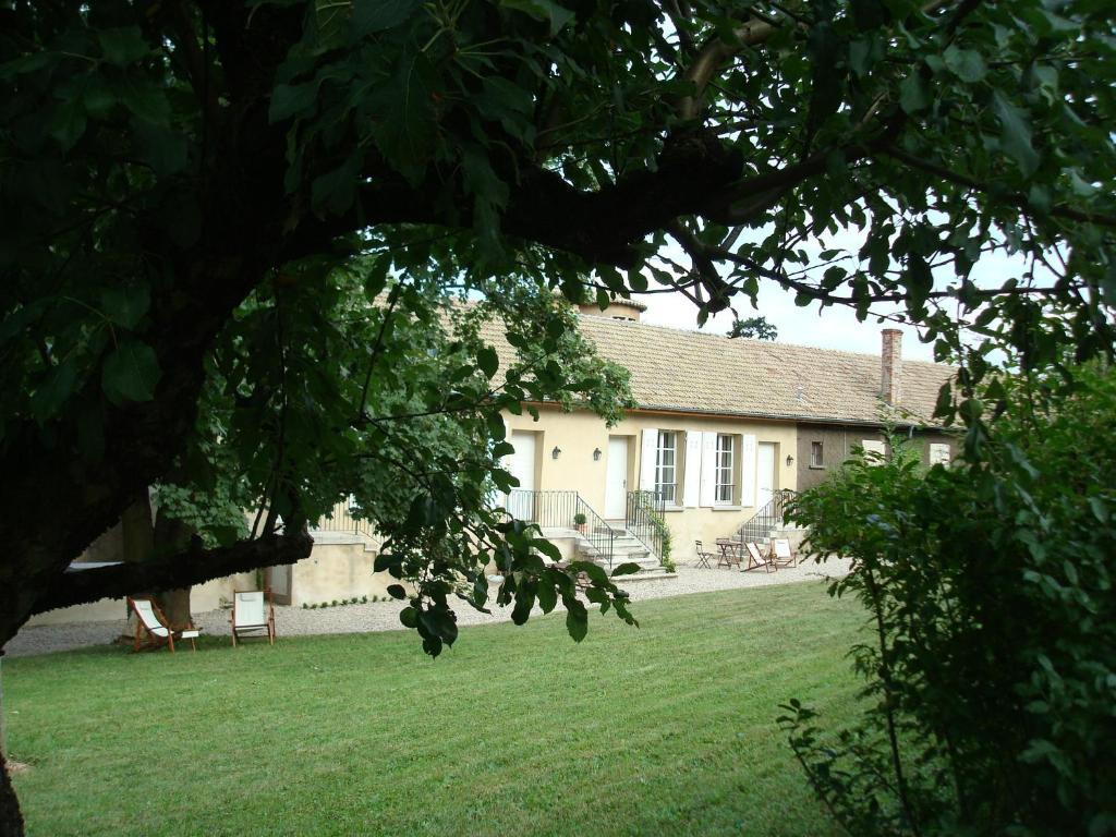 Les Communs Du Manoir Écully Exterior foto