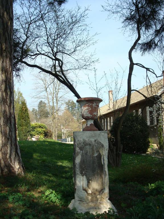 Les Communs Du Manoir Écully Exterior foto
