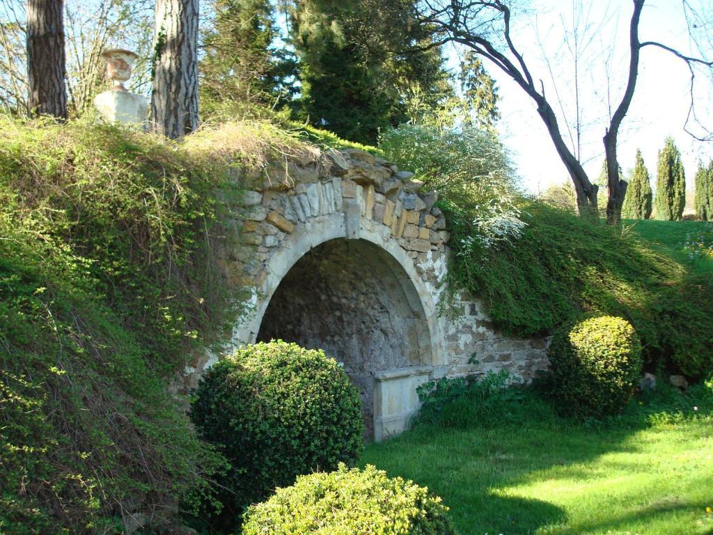 Les Communs Du Manoir Écully Exterior foto