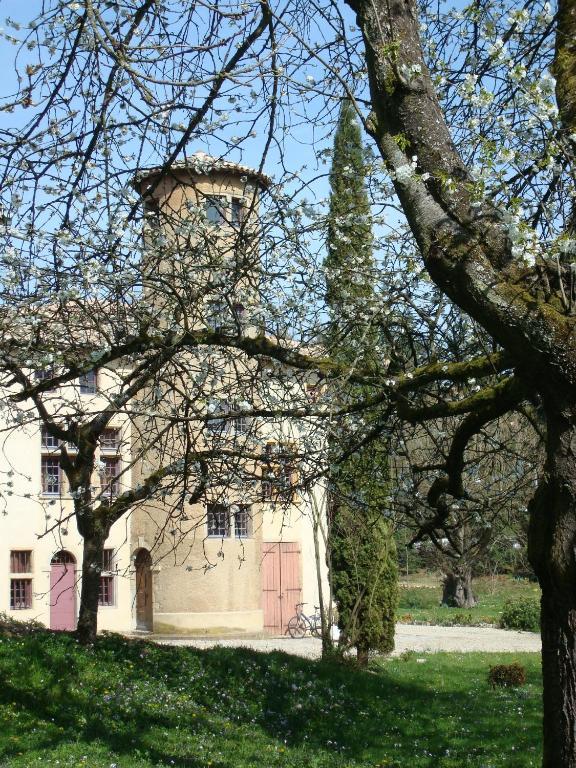 Les Communs Du Manoir Écully Exterior foto